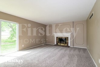 12215 Centerbrook Dr in Florissant, MO - Building Photo - Building Photo