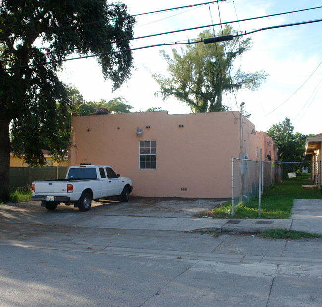 230 NW 64th St in Miami, FL - Building Photo - Building Photo