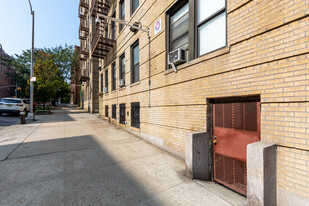 254 Seaman Ave in New York, NY - Foto de edificio - Building Photo