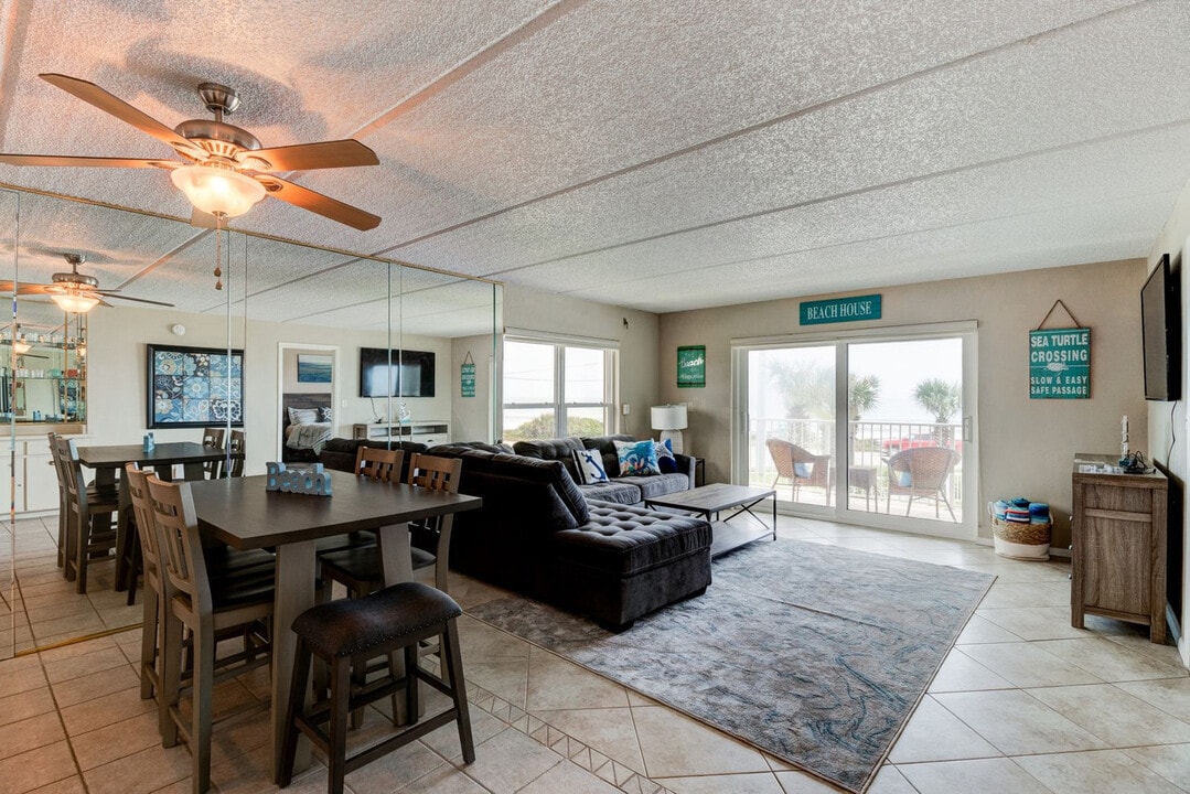2294 Ocean Shore Blvd in Ormond Beach, FL - Building Photo