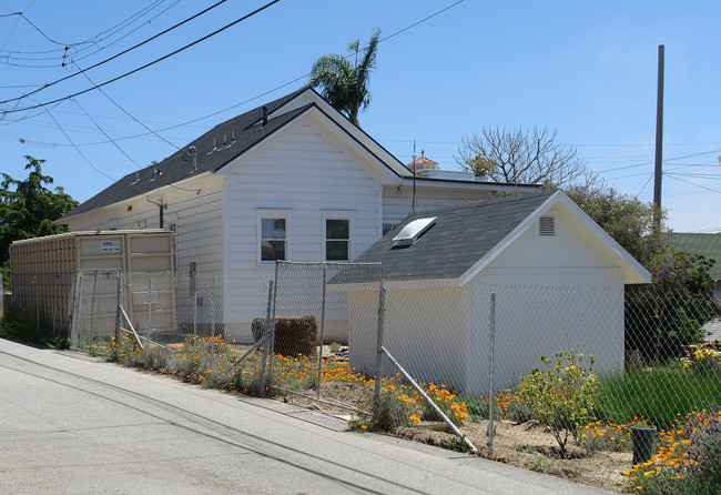 37-39 S Crimea St in Ventura, CA - Foto de edificio - Building Photo