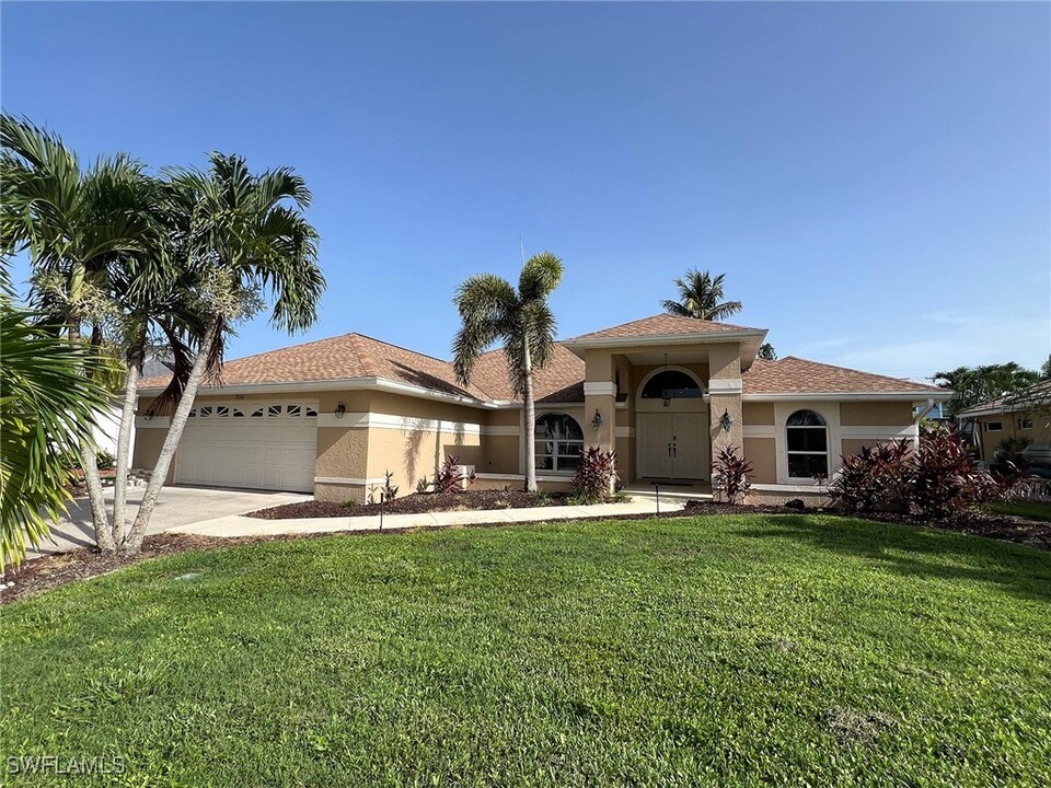 2846 SW 50th Terrace in Cape Coral, FL - Foto de edificio