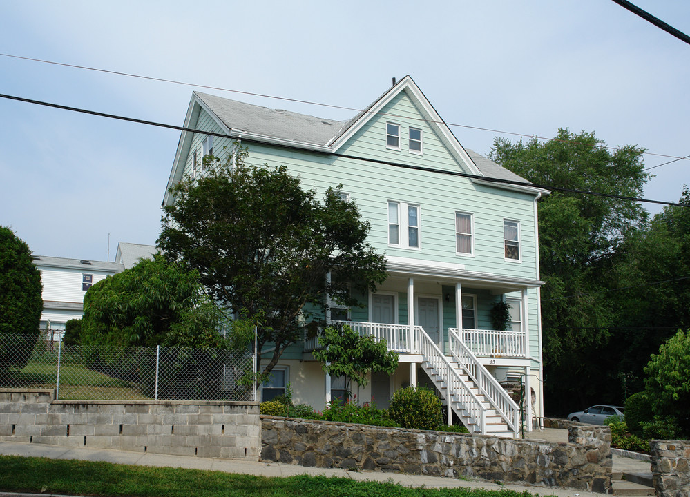 81-83 Pocantico St in Tarrytown, NY - Foto de edificio