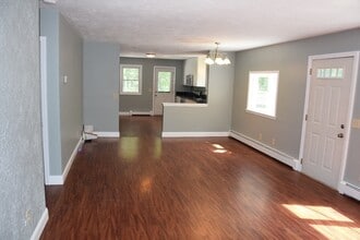 3 Old Village Rd in Sturbridge, MA - Building Photo - Building Photo