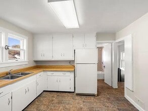 1726 Iowa St in Oshkosh, WI - Building Photo - Building Photo