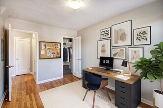 Lock Vista in Seattle, WA - Foto de edificio - Interior Photo