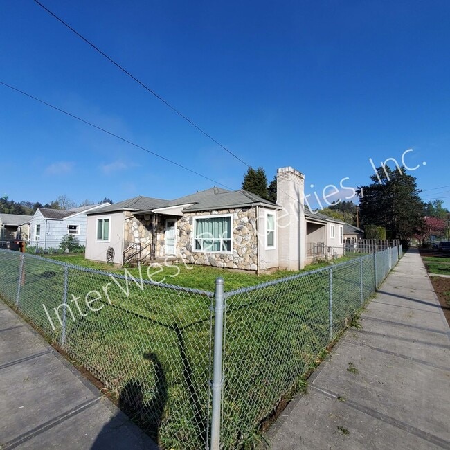 property at 1219 6th St NW