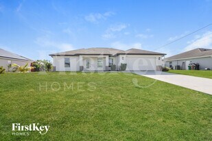 2423 NW 19th Pl in Cape Coral, FL - Building Photo