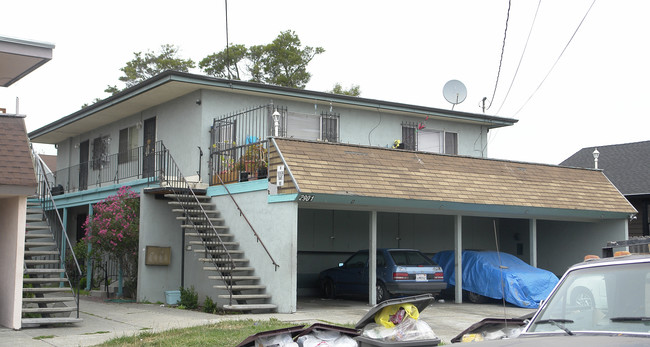 2841 Octavia St in Oakland, CA - Building Photo - Building Photo