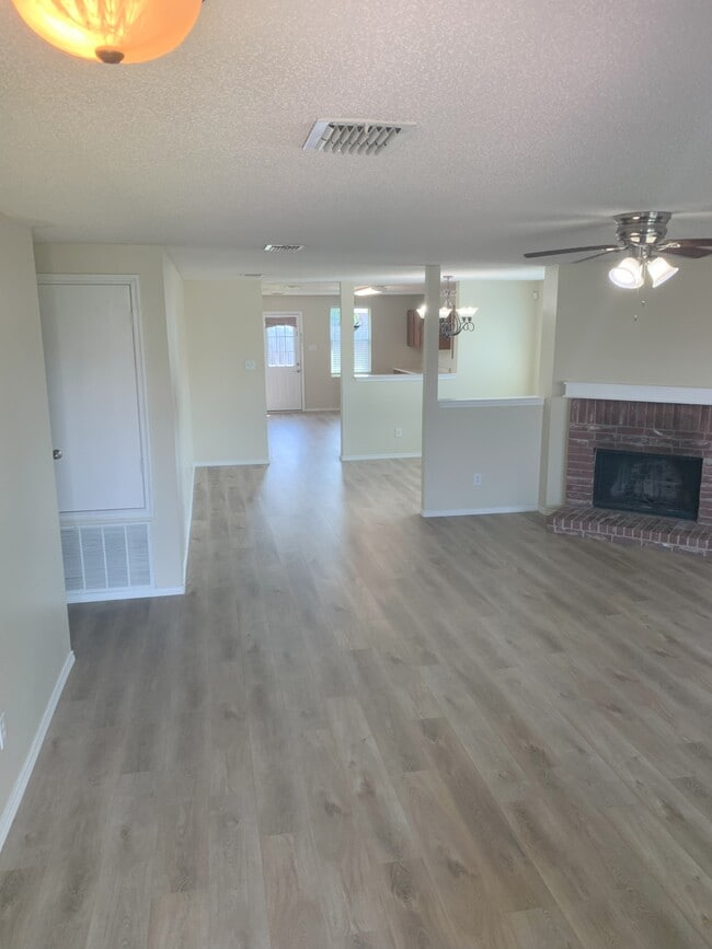 property at 714 Kinston Ct