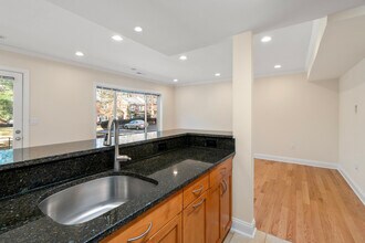 55 Gerry Rd in Chestnut Hill, MA - Foto de edificio - Building Photo
