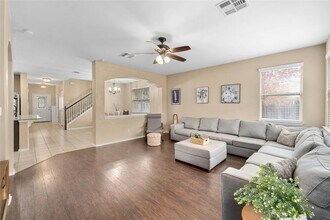 9201 Bentley Garner Ln in Austin, TX - Building Photo - Building Photo