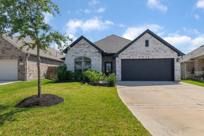 property at 2613 Pine Trace Ln