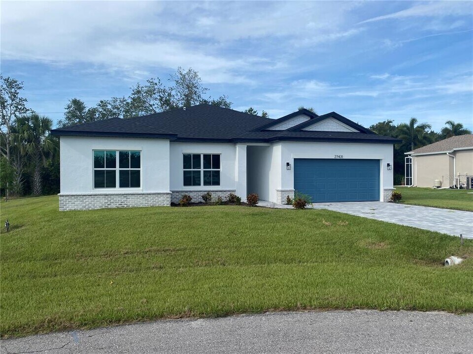 27431 Natal Dr in Punta Gorda, FL - Building Photo