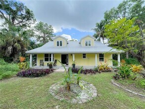 6130 Painted Leaf Ln in Naples, FL - Foto de edificio - Building Photo