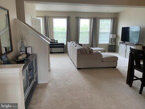 314 East Wainscot Drive in New Market, MD - Building Photo - Building Photo