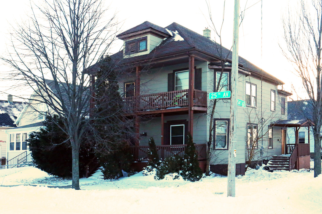 235 N Water St in Fort Jennings, OH - Building Photo