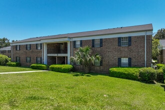 Plantation Condominiums in Tallahassee, FL - Building Photo - Building Photo