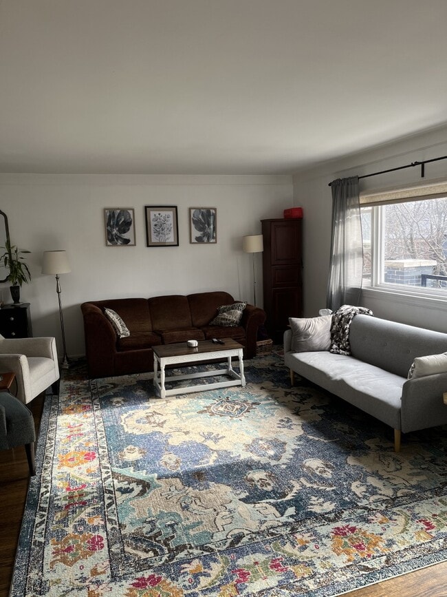 283 Indian Grv in Toronto, ON - Building Photo - Building Photo