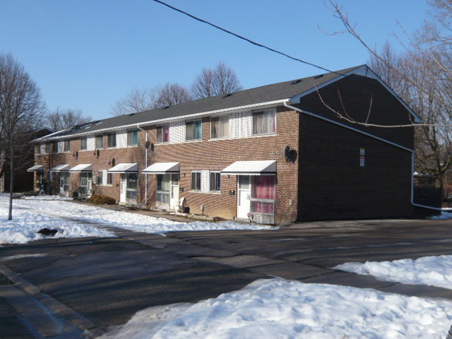 Kipps Lane Town Homes in London, ON - Building Photo