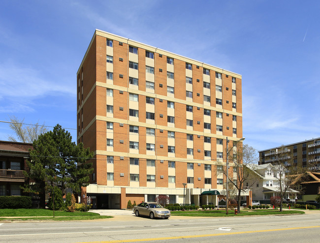 Clifton Plaza Apartments in Cleveland, OH - Building Photo - Building Photo