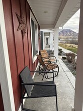 564 Hal St in Stansbury Park, UT - Foto de edificio - Building Photo
