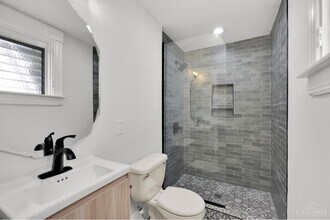 3033 Marshall Ave in Cincinnati, OH - Foto de edificio - Building Photo