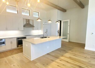 13312 Galleria Cir in Austin, TX - Building Photo - Building Photo