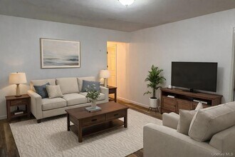 2129 Julia Goldbach Ave in Ronkonkoma, NY - Foto de edificio - Building Photo