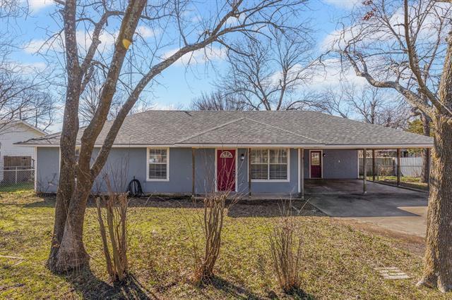 207 E Travis St in Leonard, TX - Building Photo