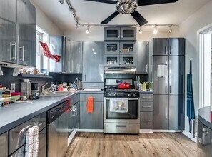 9521 Ash Creek Dr in Dallas, TX - Building Photo - Building Photo