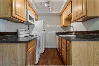 13 Crestfield Ct in Lake Oswego, OR - Building Photo - Building Photo