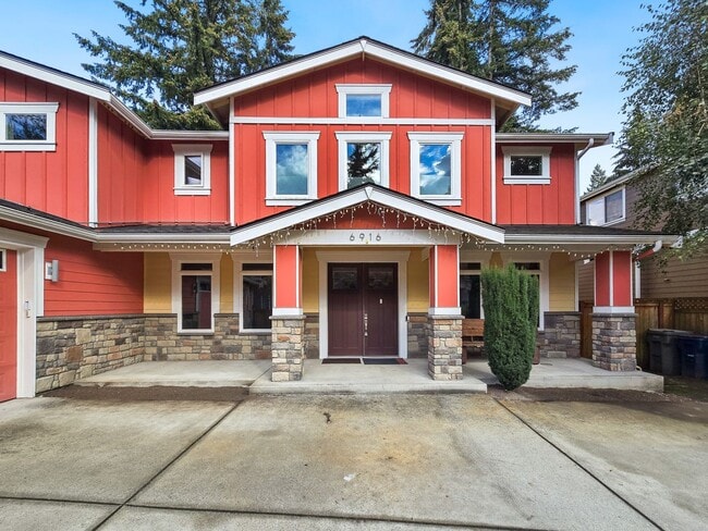 6916 125th Ave NE in Kirkland, WA - Building Photo - Building Photo