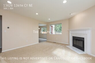 13626 134th Ct NE in Kirkland, WA - Building Photo - Building Photo