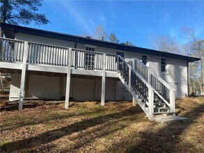 4030 Stonewall Tell Rd in College Park, GA - Building Photo - Building Photo