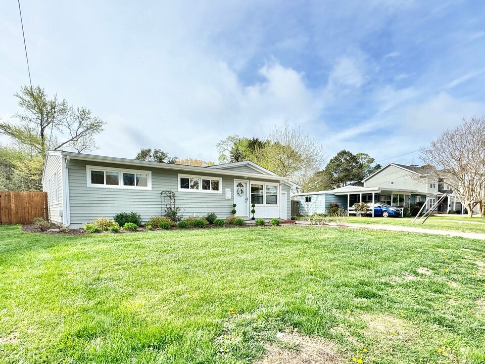 1841 Steve Ln in Virginia Beach, VA - Building Photo