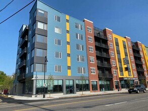 409 Elm St in Manchester, NH - Building Photo - Building Photo