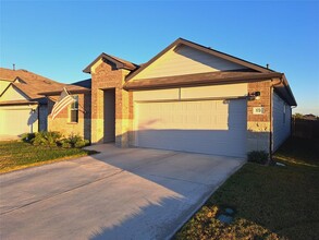 173 Frostweed Dr in Niederwald, TX - Foto de edificio - Building Photo