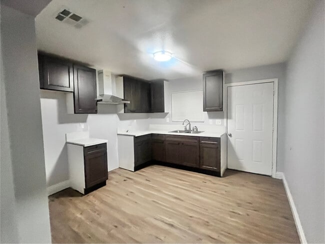 820 K St in Bakersfield, CA - Building Photo - Building Photo