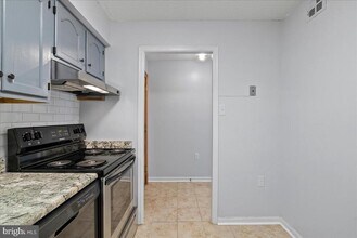 1301 N Courthouse Rd in Arlington, VA - Building Photo - Building Photo