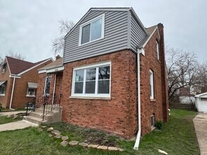 14139 Manor Ave in Dolton, IL - Building Photo - Building Photo