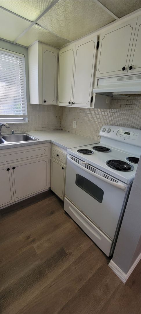 516 12th Ave NE in St. Petersburg, FL - Building Photo - Building Photo