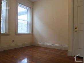 109 Queensberry St, Unit 10 in Boston, MA - Building Photo - Building Photo