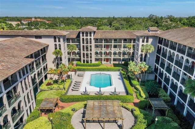 property at 6150 Gulfport Blvd S