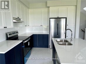 634 Flagstaff Dr in Ottawa, ON - Building Photo - Building Photo