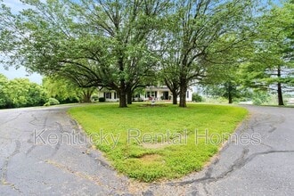 789 Dry Ridge Rd in Versailles, KY - Building Photo - Building Photo