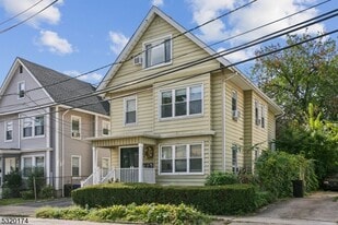 16 Henry St in Bloomfield, NJ - Building Photo
