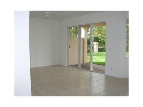 176 Bellezza Terrace in Royal Palm Beach, FL - Building Photo - Building Photo