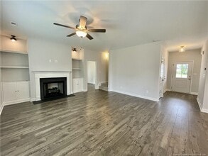 1108 Mayfern Dr in Hope Mills, NC - Building Photo - Building Photo