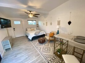 1201 E Moreland St, Unit Unit #2 in Phoenix, AZ - Building Photo